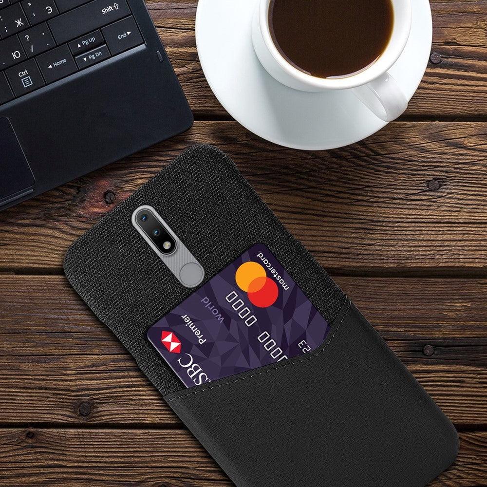 Nokia 2.4 Polstret Plastikk Deksel m. Kortholder av PU Skinn - Sort