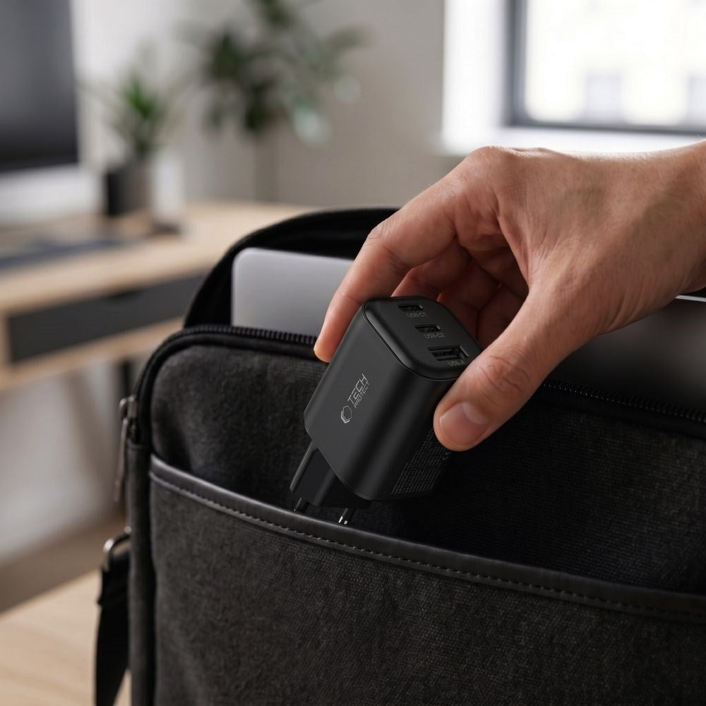 Tech-Protect 100W Vegglader - 1 x USB-A - 2 x USB-C - Svart