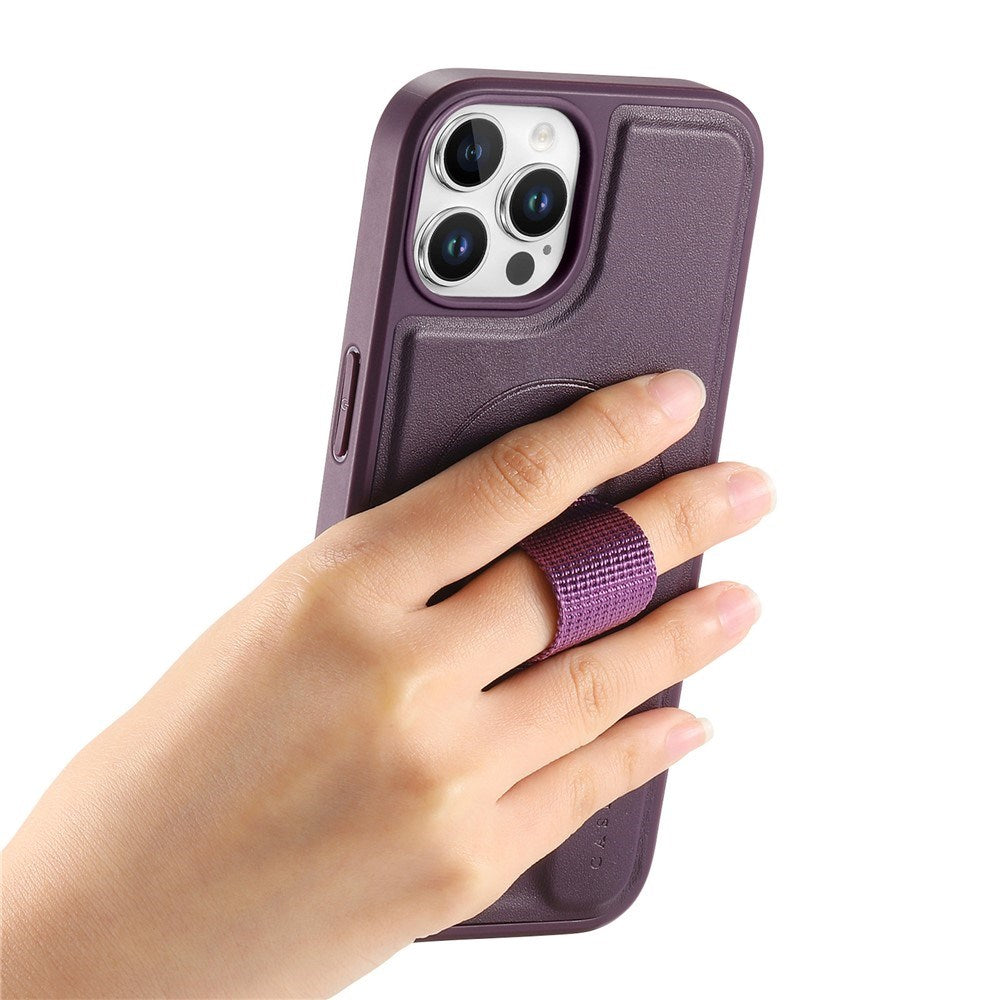 iPhone 12 / 12 Pro Hard Plast Deksel m. Kunstskinn Bakside & Fingerrem - MagSafe Kompatibel - Lilla
