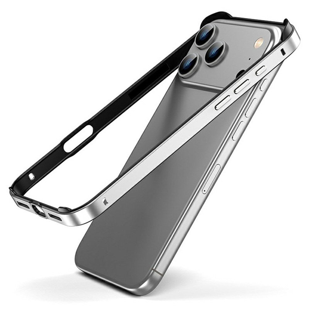 iPhone 17 Pro Max EIDERWOOD Metal Bumper Deksel m. Forsterkede Silikon Hjørner - Sølv