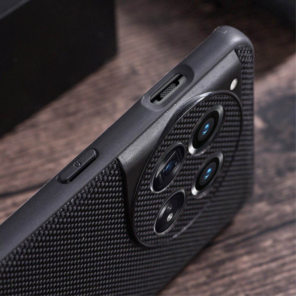 OnePlus 12 Fleksibelt Plast Nylon Bakdeksel - Rød