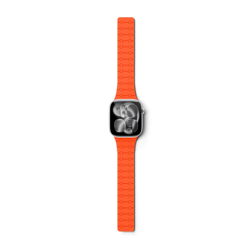 Apple Watch (42/44/SE/45/46/49) Epico Magnetic+ Silikone Klokkereim - Oransje / Svart