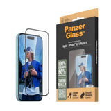 iPhone 15 / 16  PanzerGlass Ultra Wide Fit Skjermbeskyttelse m. EasyAligner - Diamond Strength - Gjennomsiktig / Svart Kant