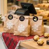 Rull med 500 Klistremerker - 7 Design - Jul / Gull