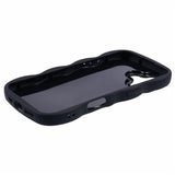 iPhone 16 EIDERWOOD Fleksibelt Plast Wavy Deksel - Svart