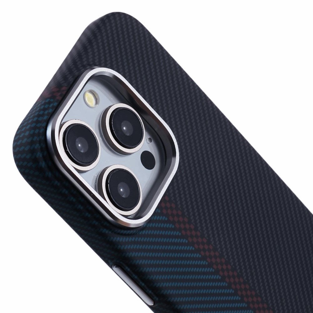 EIDERWOOD Mønstret Carbon Deksel - iPhone 15 Pro - MagSafe Kompatibel - Dark Colored Pattern
