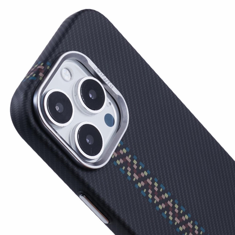 EIDERWOOD Mønstret Carbon Deksel - iPhone 15 Pro - MagSafe Kompatibel - Dark ZigZag Pattern