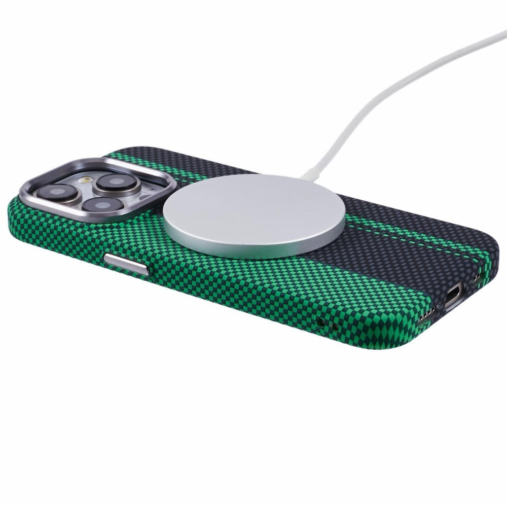 EIDERWOOD Mønstret Carbon Deksel - iPhone 12/12 Pro - MagSafe Kompatibel - Green/Black