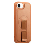iPhone 17e / 16e Hard Plast Deksel m. Kunstskinn Bakside & Fingerrem - MagSafe Kompatibel - Brun