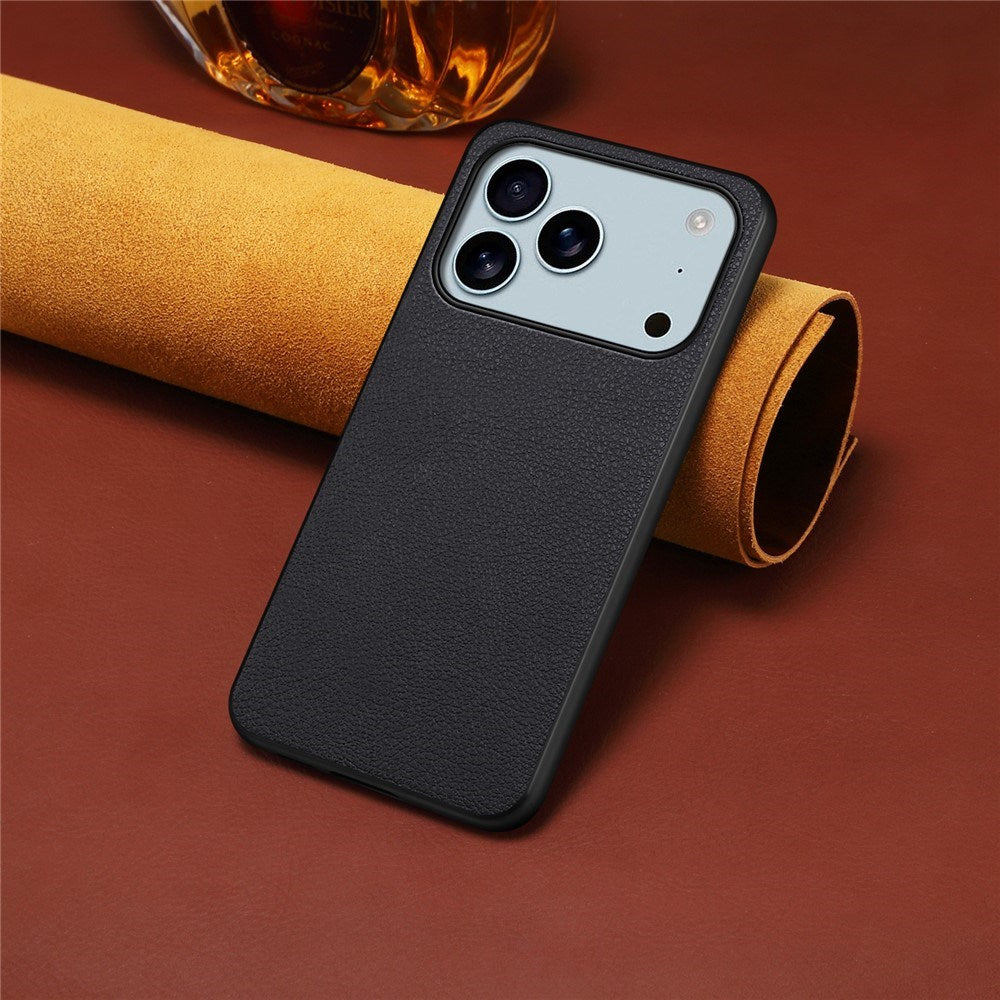 EIDERWOOD iPhone 17 Pro Max Hybrid Plast Deksel med Skinntekstur – Svart