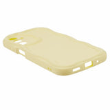 EIDERWOOD Samsung Galaxy S23 FE Fleksibelt Plast Deksel med Bølgete Kanter - Gul