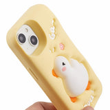 EIDERWOOD iPhone 14 Silikon Deksel med 3D Andedesign – Gul