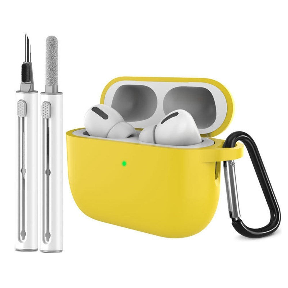 Apple AirPods Pro (3. gen.) Silikon Deksel m. Karabinkrok & Rengjøringspenn - Yellow