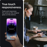 iPhone 14 Pro Spigen Privacy EZ Fit Glass Skjermbeskytter - 2 stk - Privacy Funksjon - Gjennomsiktig