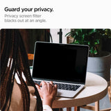 MacBook Air 15" M5/M4/M3/M2 (2026-2023) Spigen SafeView Privacy Beskyttelsesfilm - Gjennomsiktig