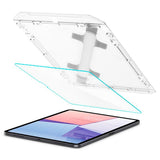 iPad Air 13" (2026 / 2025 / 2024) Spigen EZ Fit Glas.tR Skjermbeskytter - Case Friendly - Gjennomsiktig