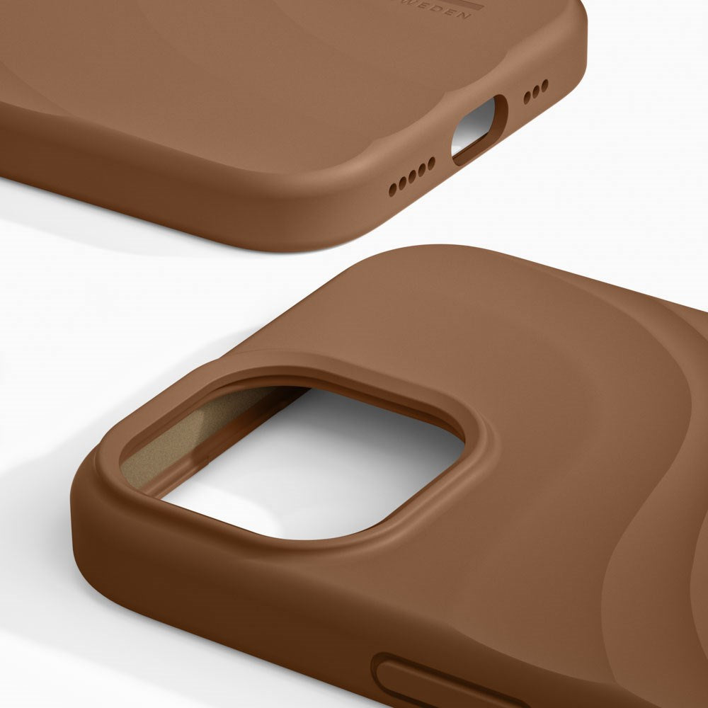 iPhone 17e / 16e / 15 / 14 / 13 iDeal of Sweden Soft Swirl Silicone Deksel - MagSafe Kompatibel - Salted Caramel