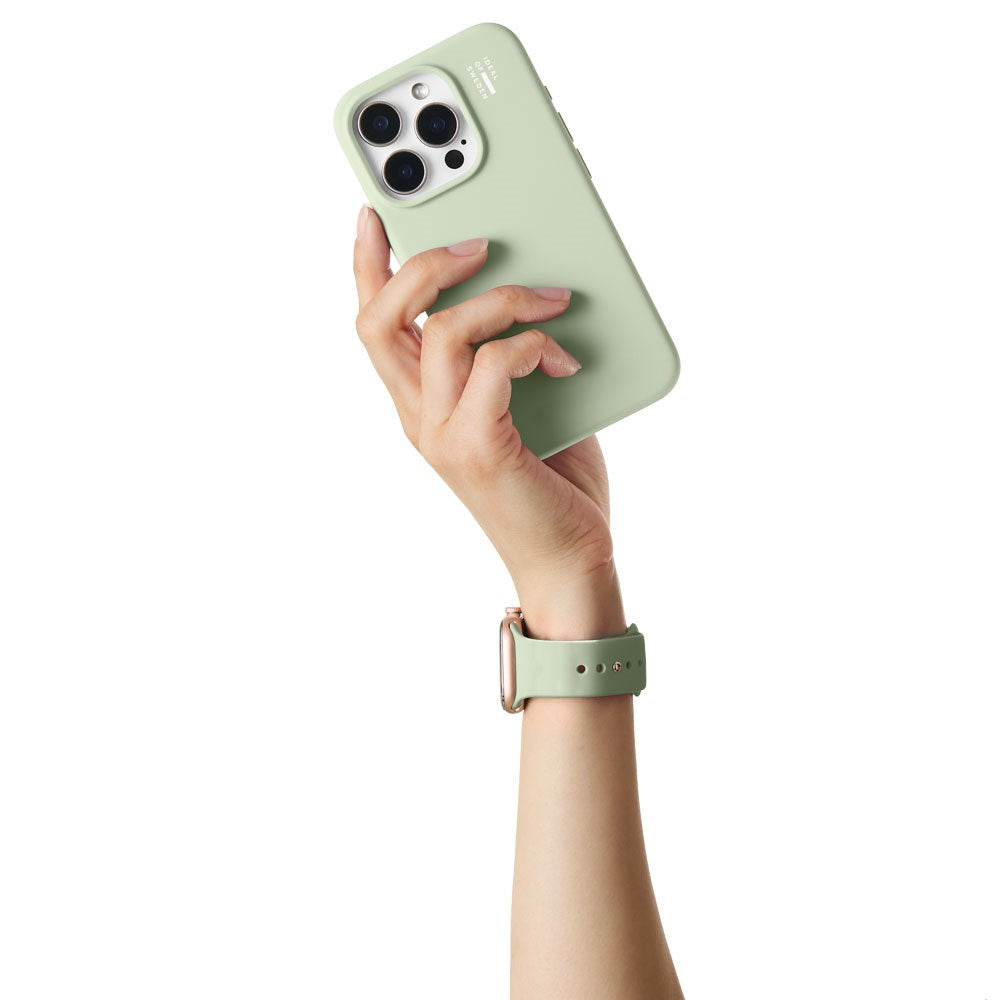Apple Watch (42/44/SE/45/46/49mm) iDeal of Sweden Silikon Klokkerem - Størrelse S/M - Sage Green