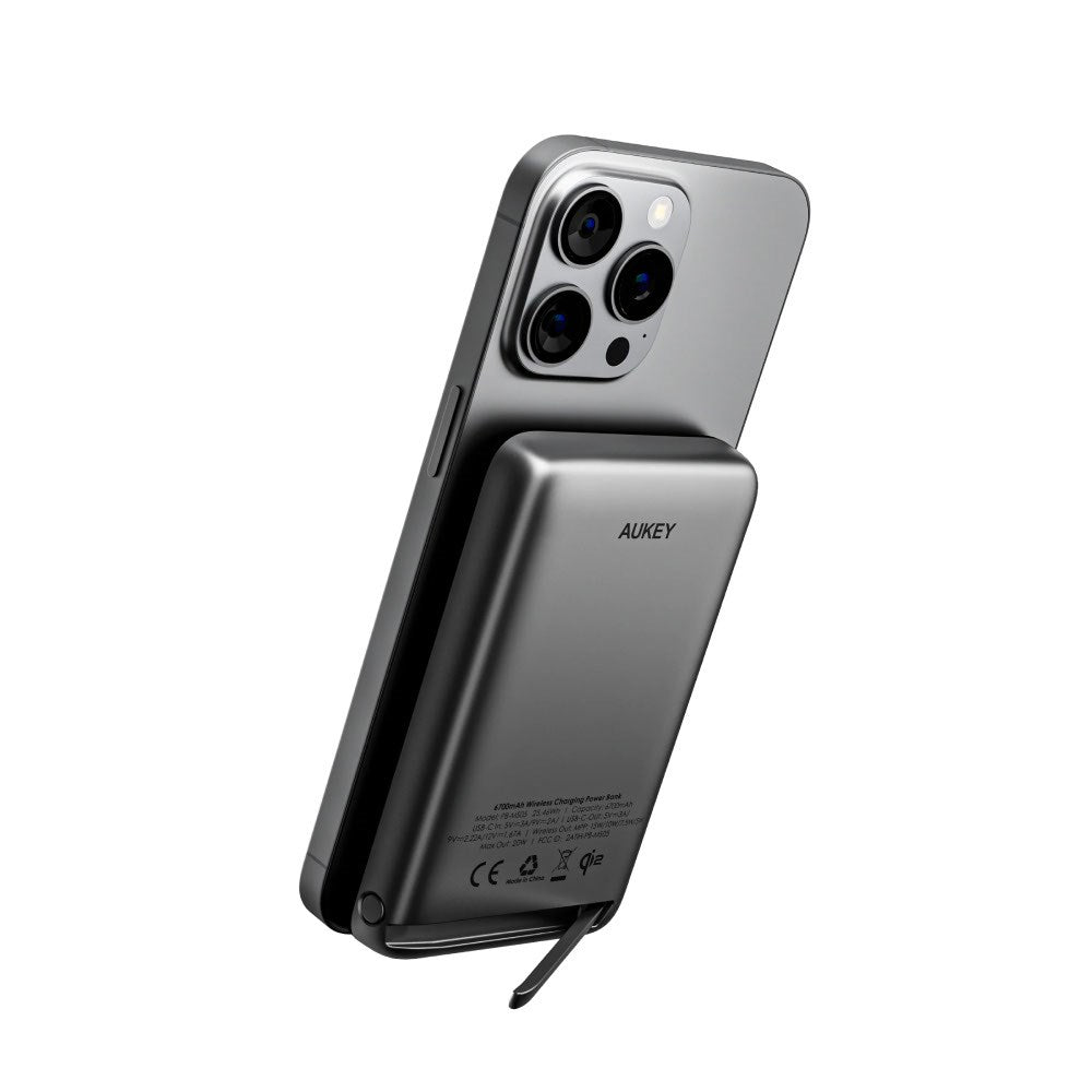 Aukey MagFusion 6 700 mAh Powerbank med Trådløs Lading & stativfunksjon - MagSafe / Qi2 Kompatibel - Svart
